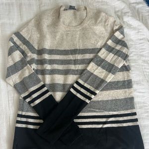 VINCE. 100% cashmere sweater
